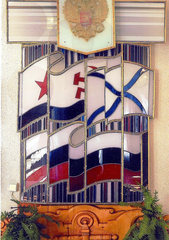 семиплоскостной витраж в штаб ЧМФ РФ